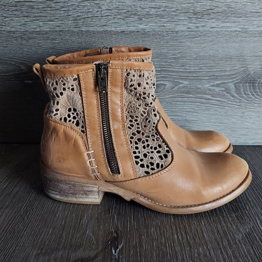 Musse & Cloud Women's Ainhoa Bootie - Tan - Size 7